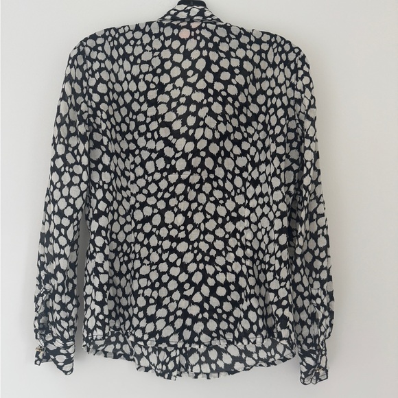 Tori Burch black and white animal print button down shirt size 6 - Picture 2 of 3